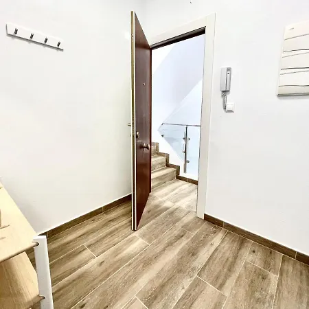 Old Town House With Lounge Area *