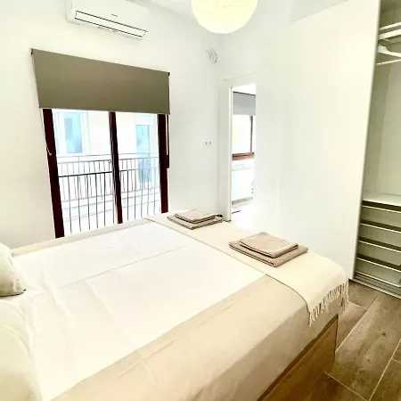 Old Town House With Lounge Area Benidorm