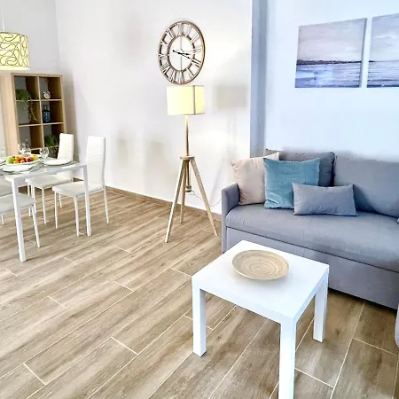 Old Town House With Lounge Area Benidorm