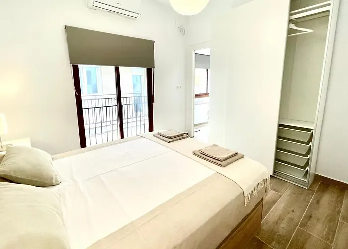 Old Town House With Lounge Area Benidorm